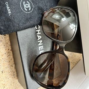 Chanel complete set eye glasses eyeglass shades vintage no flaws. With box xs s
